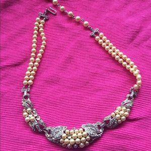 Genuine cultured pearls set in elega